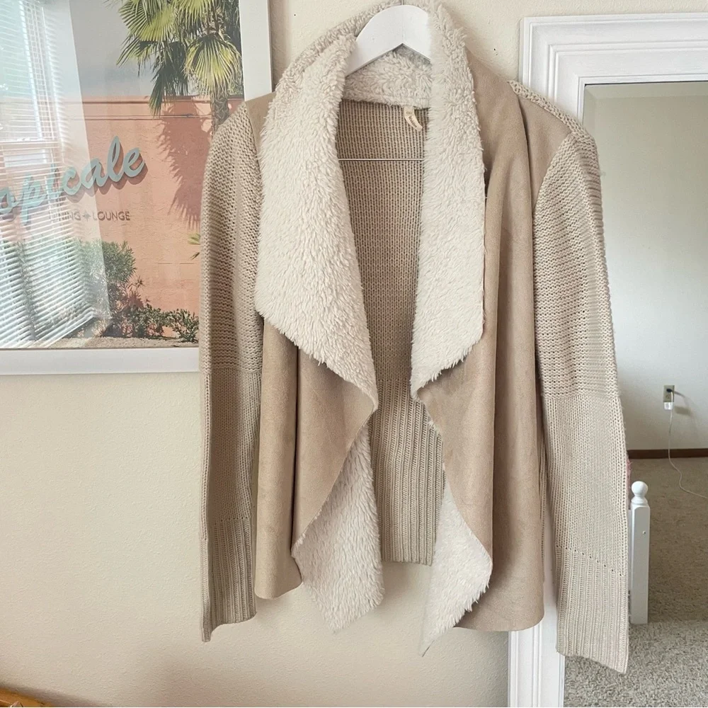 Vici Ski Lodge Cardigan - Picture 3 of 10